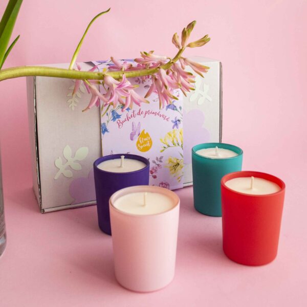 Buchet de primăvară - Lumânări parfumate cu arome florale ca un buchet de primăvară perfect cadou pentru 8 martie