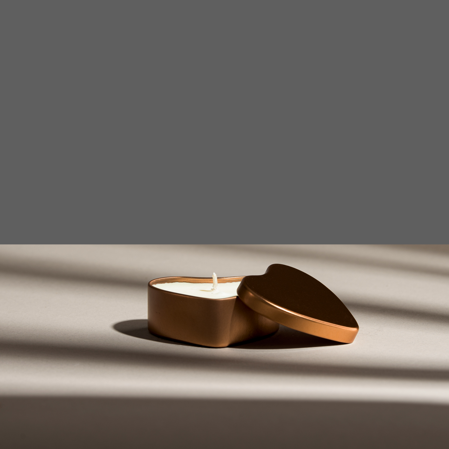 Lumânare parfumată în Inimă de călătorie cupru