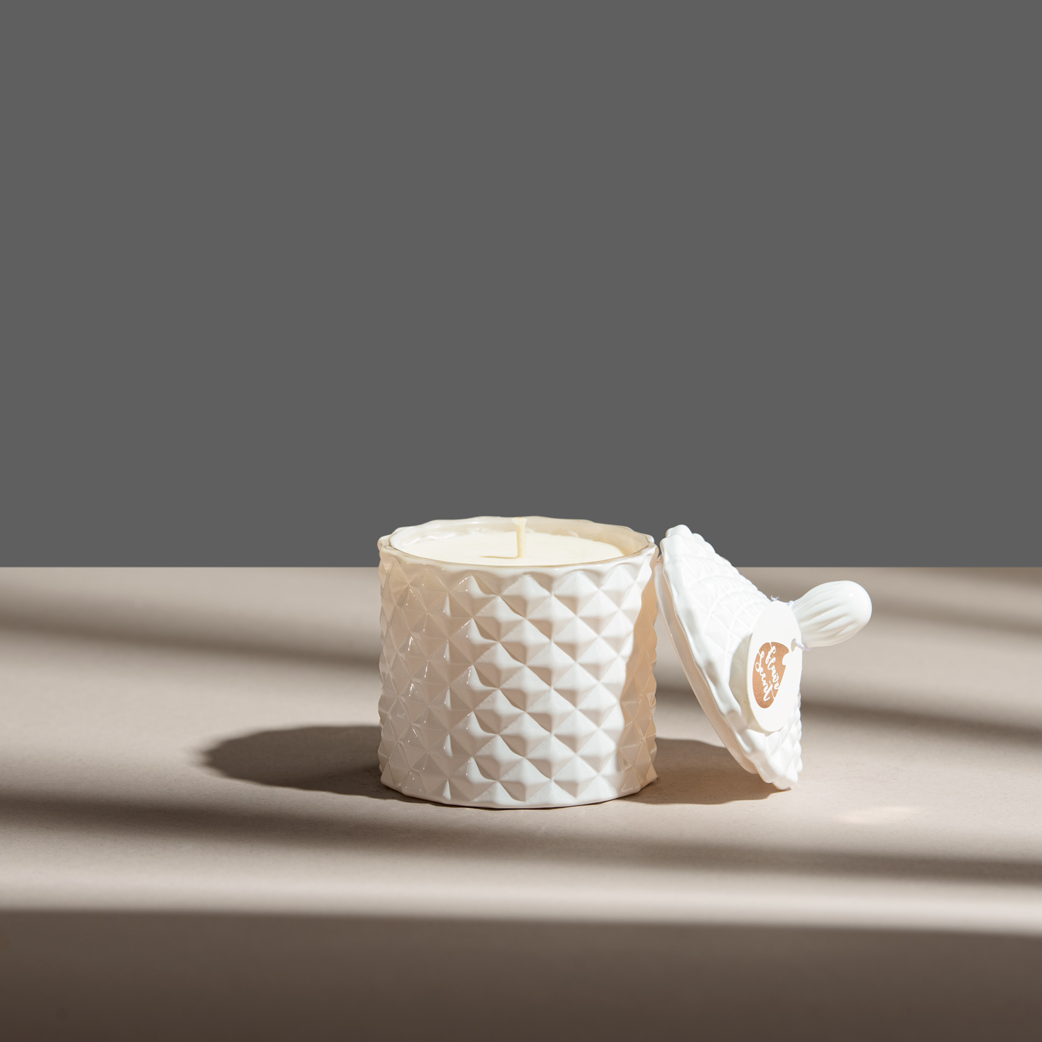 Lumânare parfumată în bombonieră baby Boem alb mat