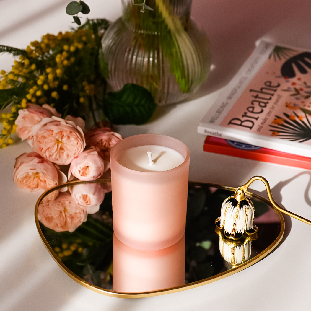 Lumânare parfumată în pahar roz mic - imagine 2