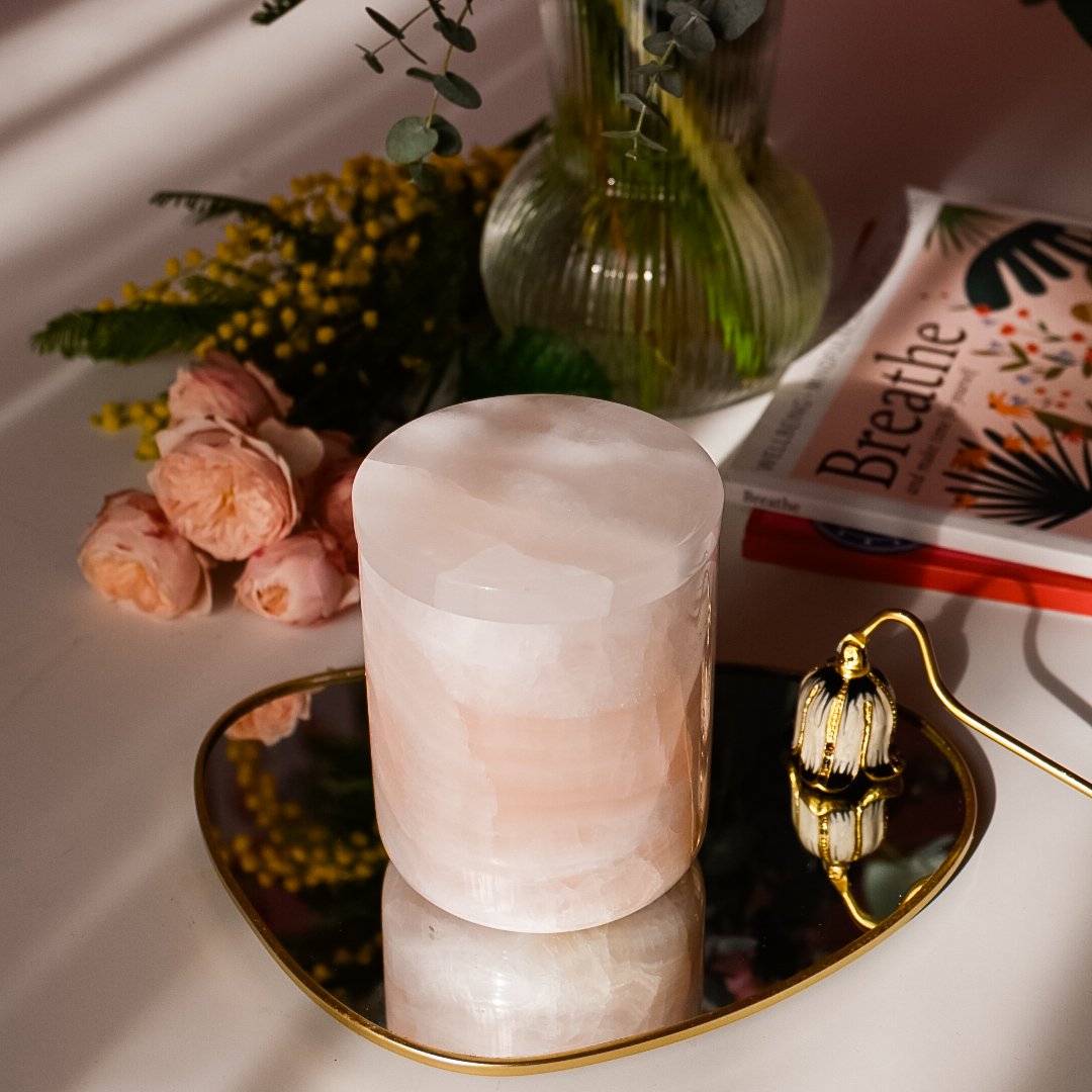 Lumânare parfumată în vas din piatră semiprețioasă Onyx - imagine 2