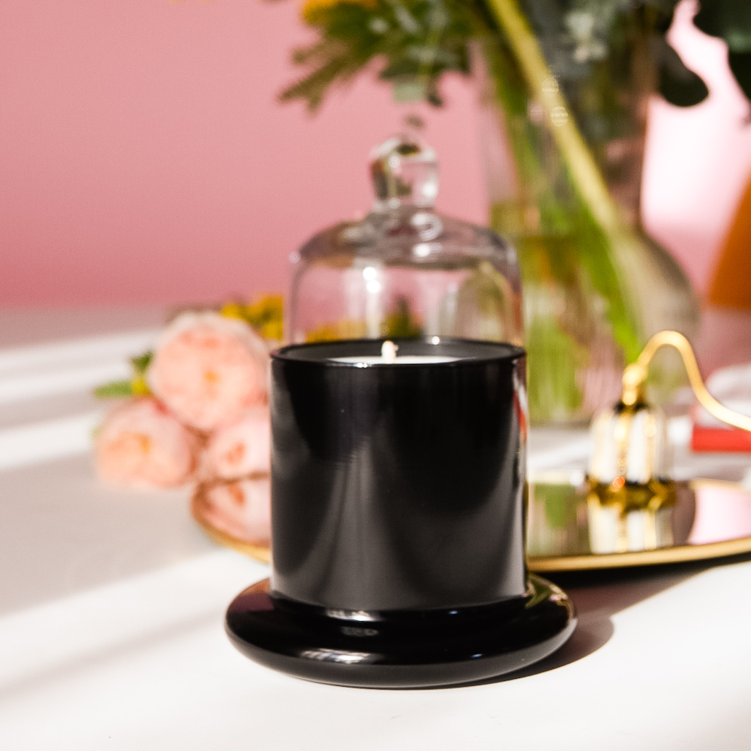 Lumânare parfumată în vas Cloche Mic Negru - imagine 3