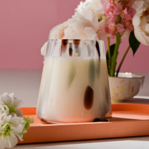 Lumânare parfumată cu Miere și Tabac în pahar de sticlă