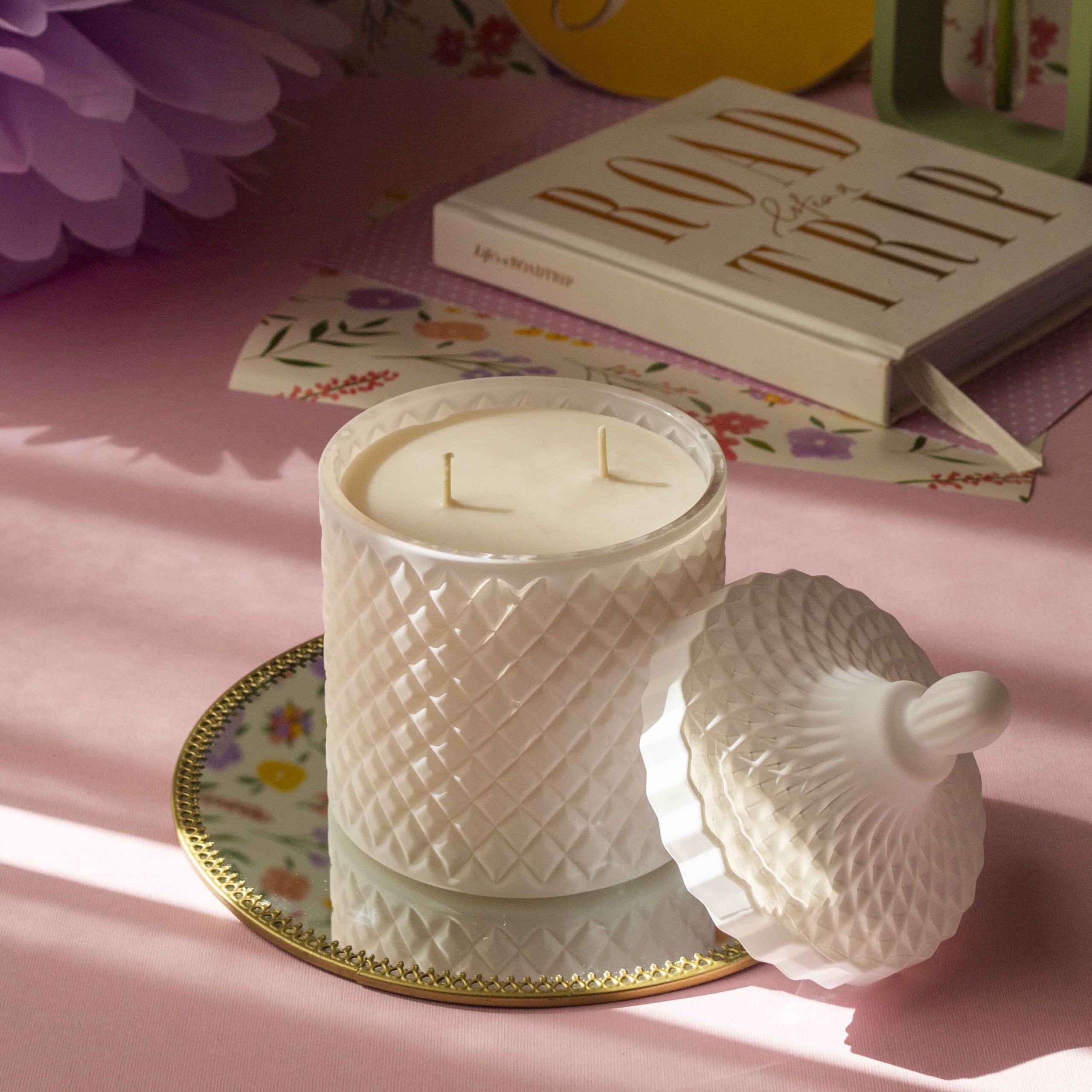 Lumânare parfumată în bombonieră Boem XL alb mat - imagine 2