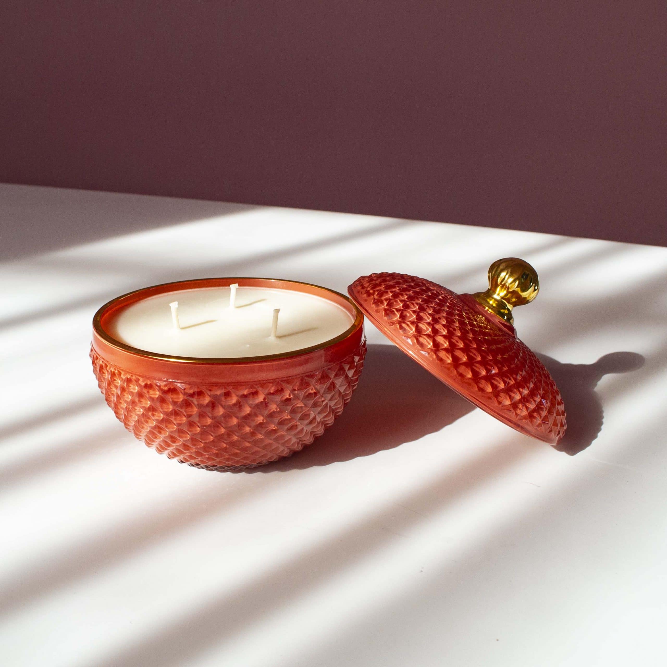 Lumânare parfumată cu Portocale și cuișoare în Bombonieră Elegance portocaliu royal - imagine 3