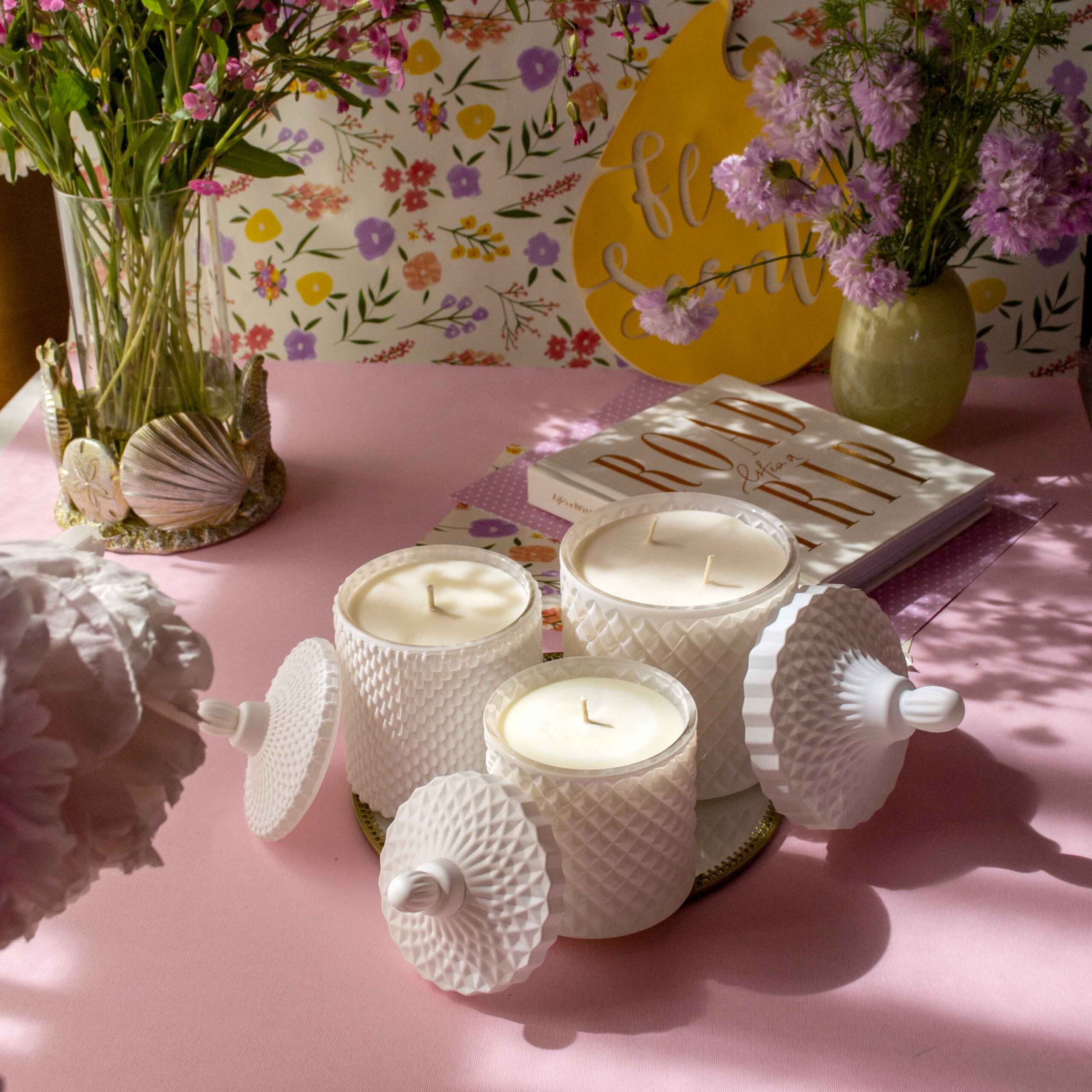 Set ALL WHITE cu 3 lumânări parfumate în bomboniere Boem - imagine 4