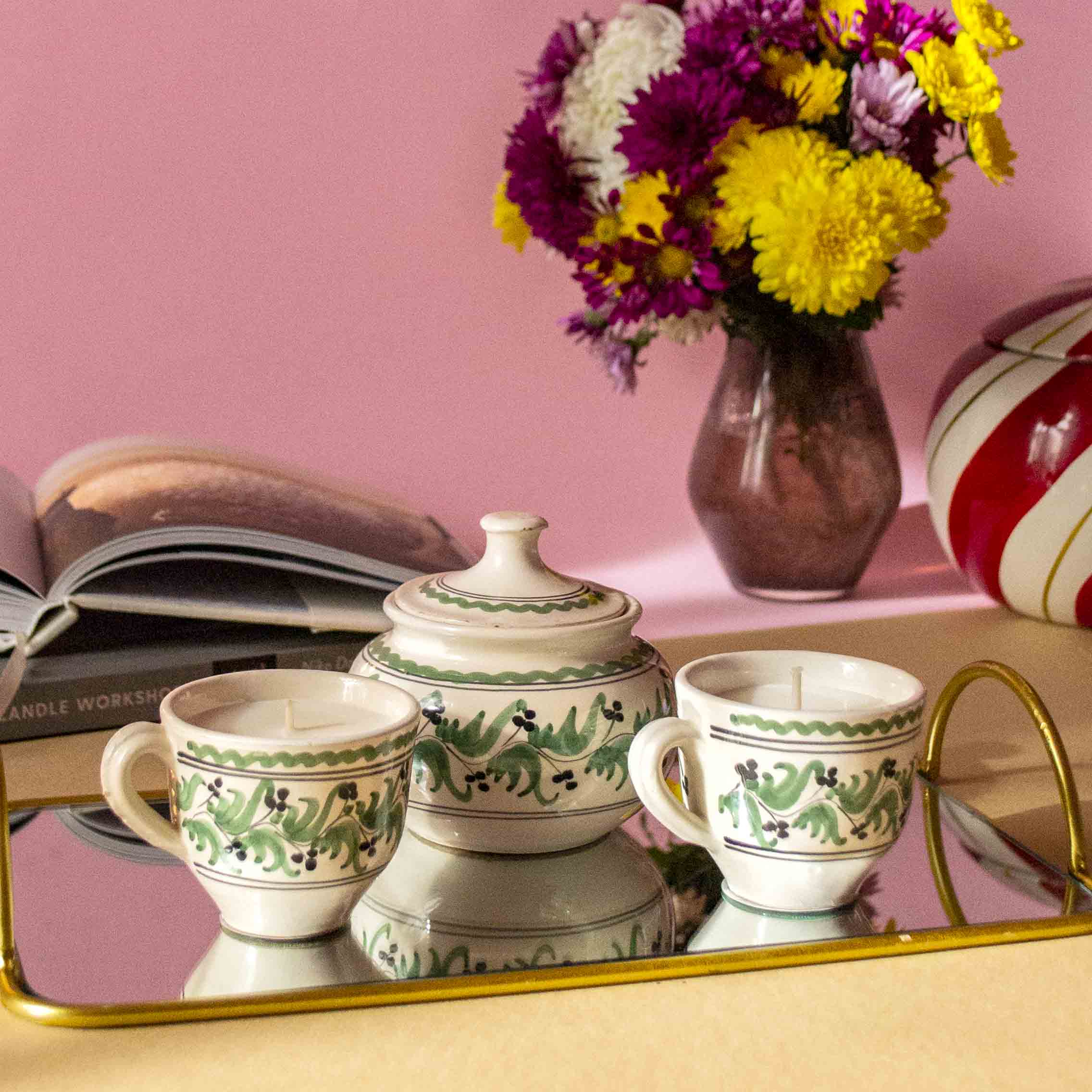 Set cu 3 lumânări parfumate de iarnă în vase cu motiv tradițional - imagine 4