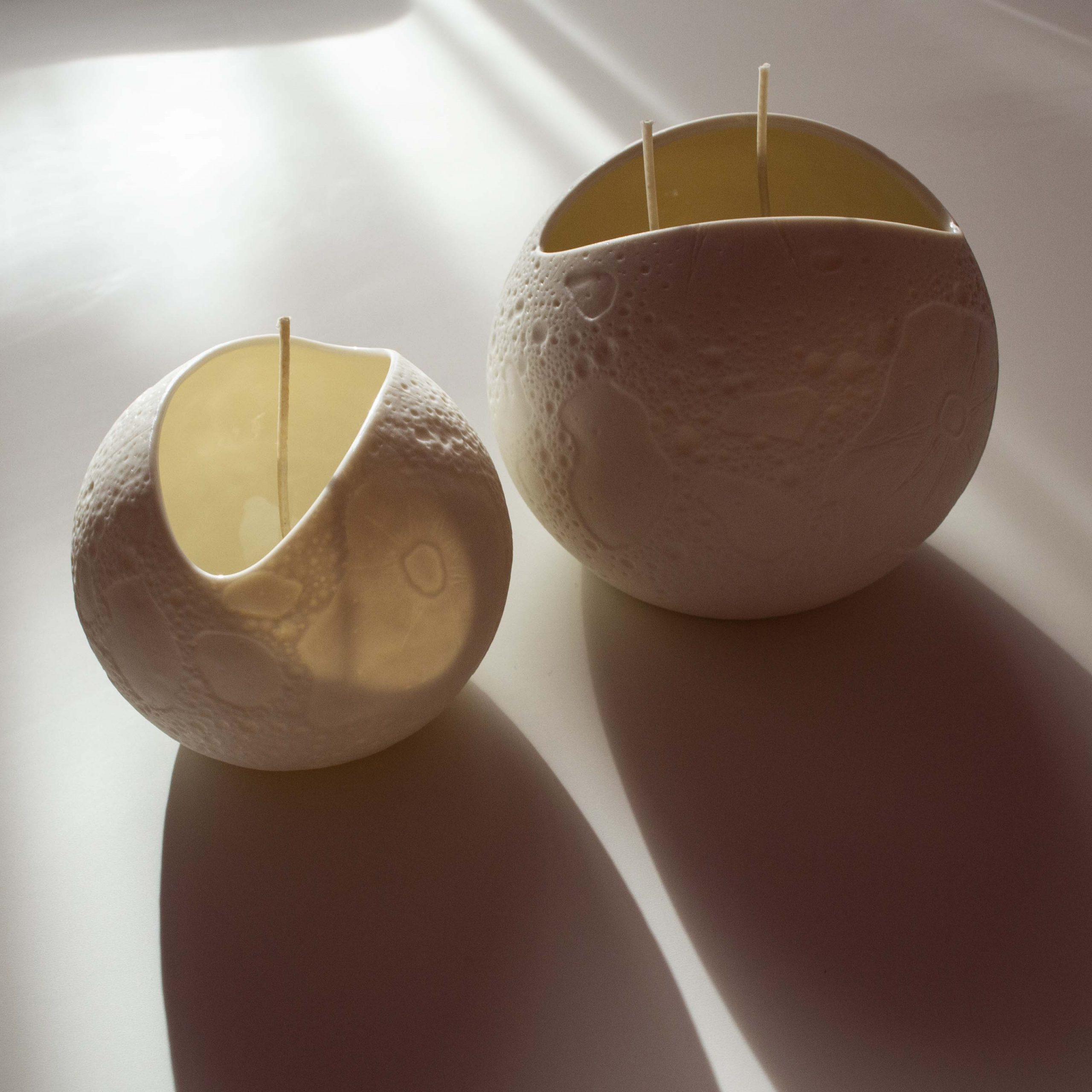 Lumânare parfumată în Lună plină din porțelan translucent mare - imagine 6