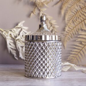 Lumânare parfumată cu Brad Frumos în bombonieră Boem XL argintie