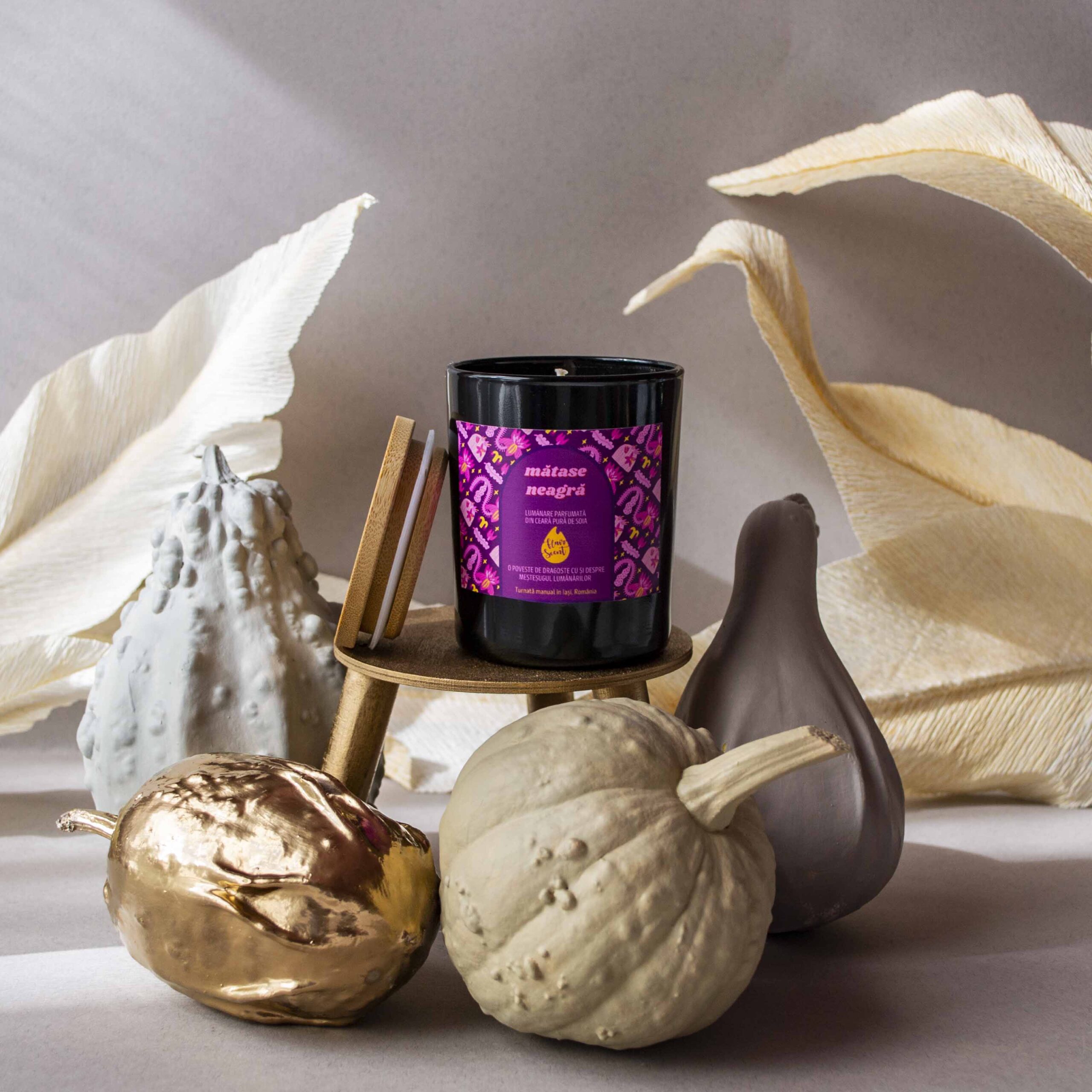 Lumânare parfumată cu Brad frumos în pahar Fondant negru mic - imagine 3