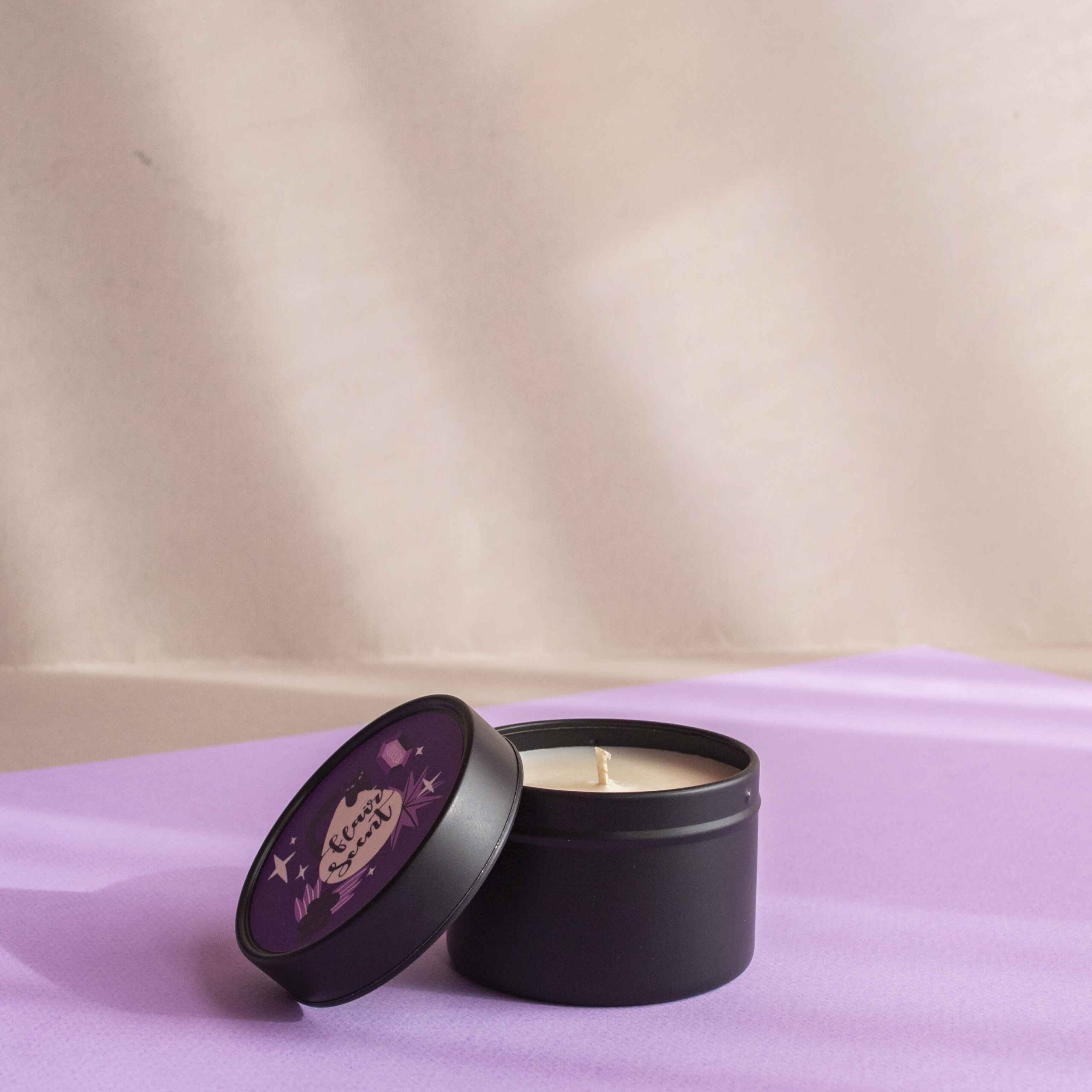 Lumânare parfumată din Colecția cutie de călătorie rezistentă neagră 100g - imagine 8