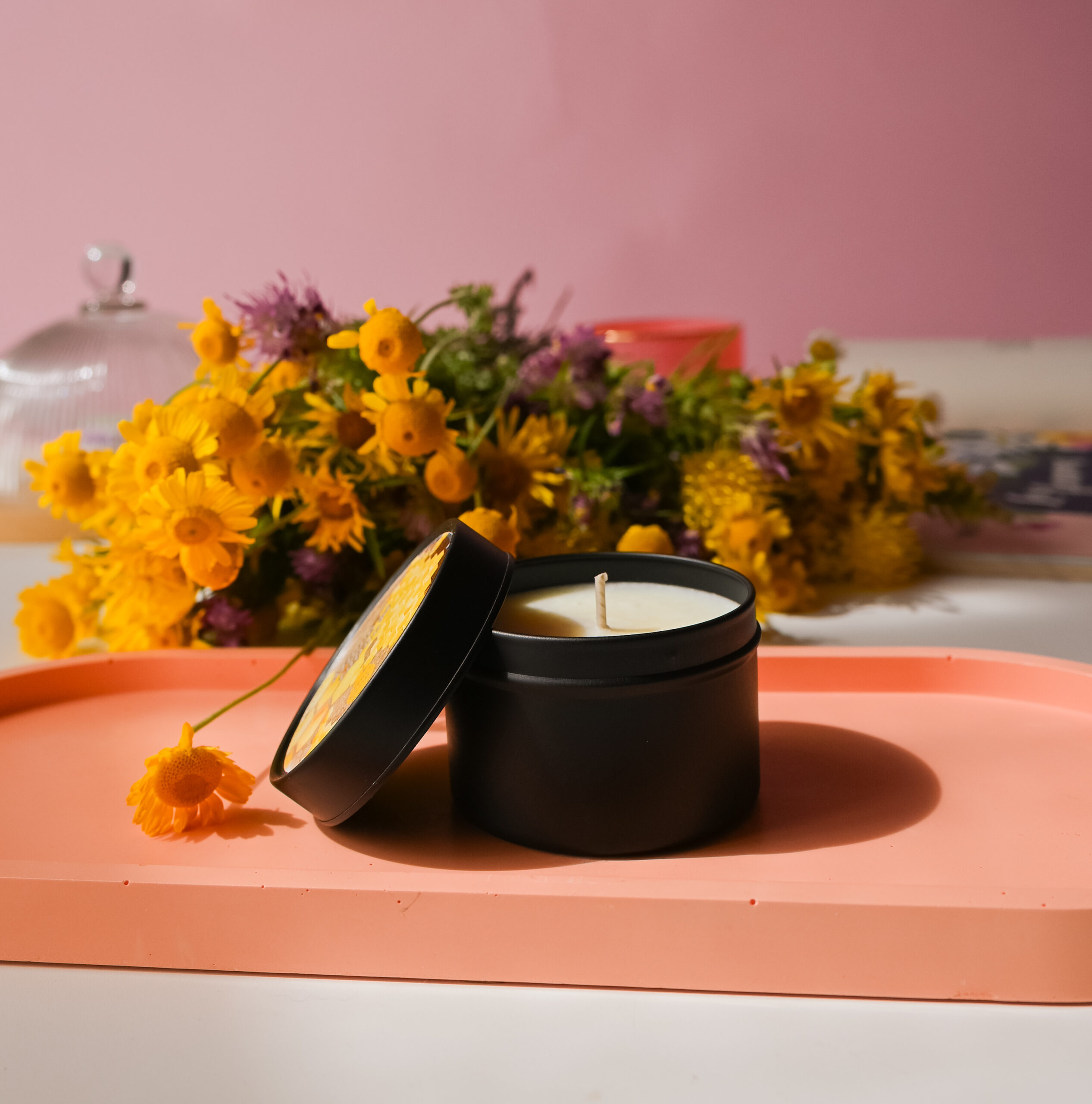 Lumânare parfumată din Colecția cutie de călătorie rezistentă neagră 100g