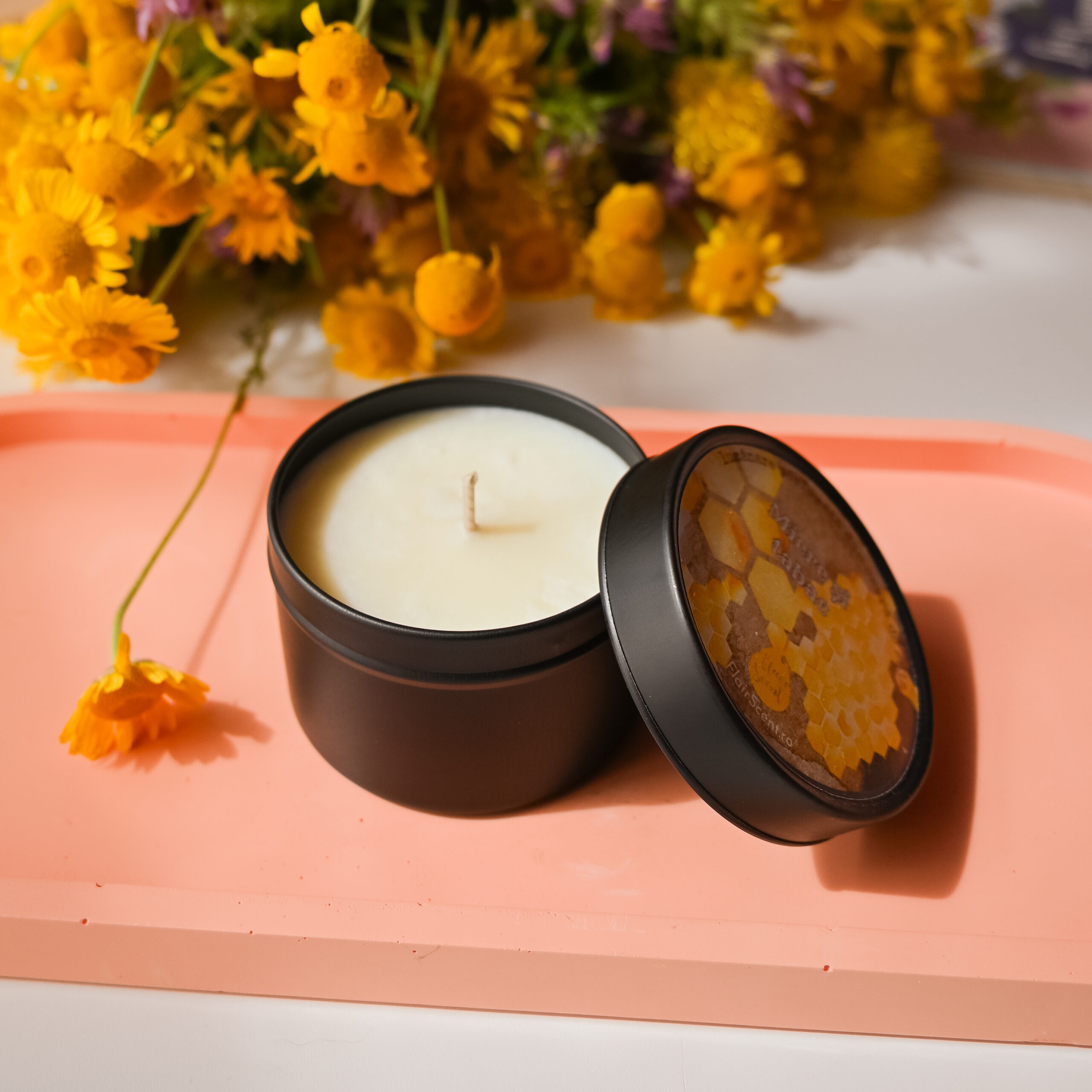 Lumânare parfumată din Colecția cutie de călătorie rezistentă neagră 100g - imagine 5