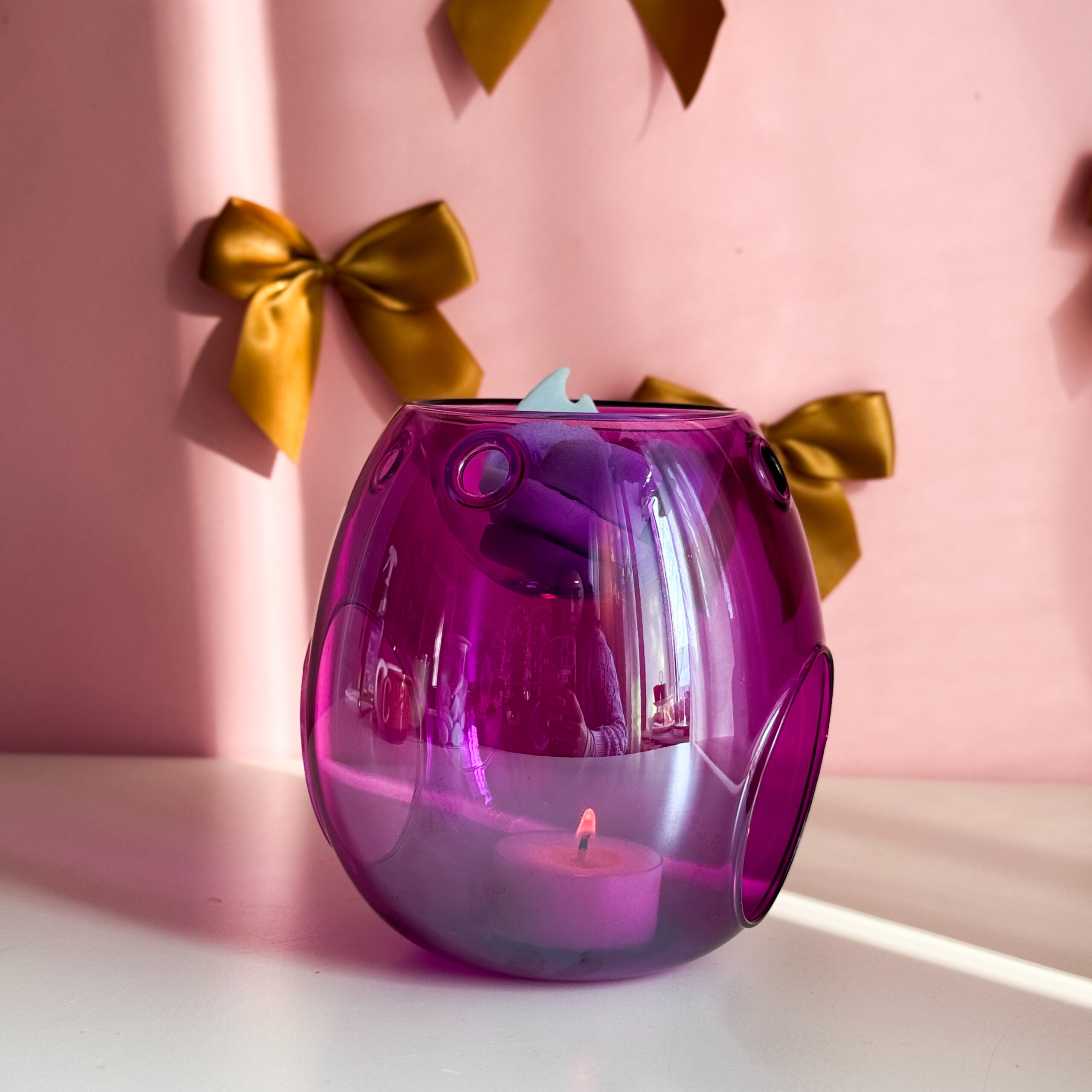 Lampă din sticlă mov pentru aromaterapie