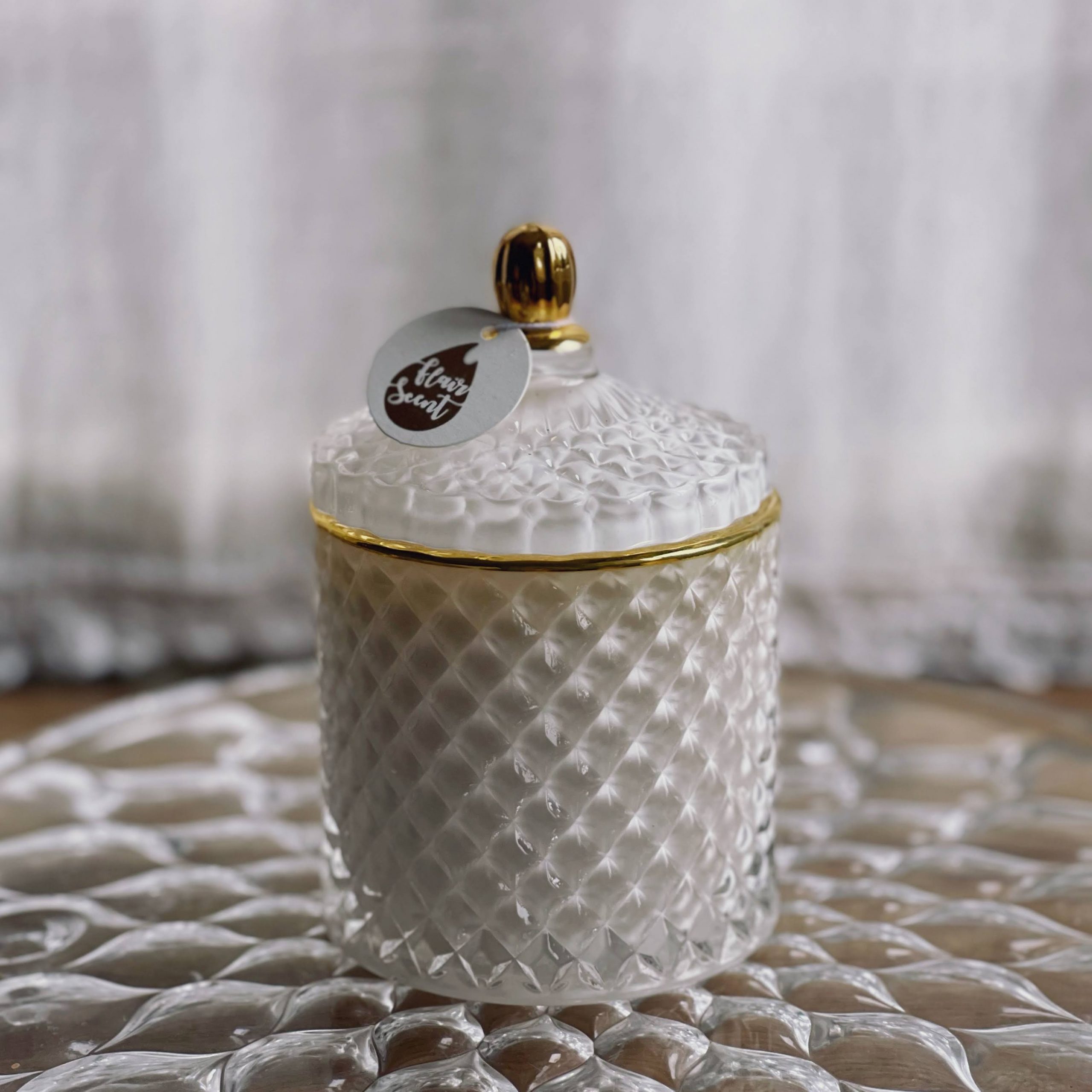 Lumânare parfumată în bombonieră Elegance alb royal - imagine 8