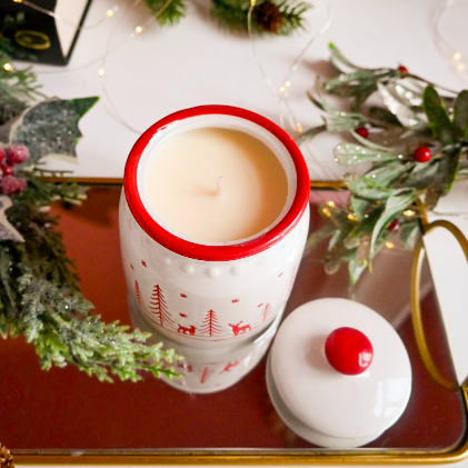 Lumânare parfumată cu Bucurie de iarnă în vasul bunicii - imagine 5