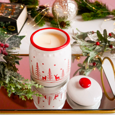 Lumânare parfumată cu Bucurie de iarnă în vasul bunicii - imagine 3