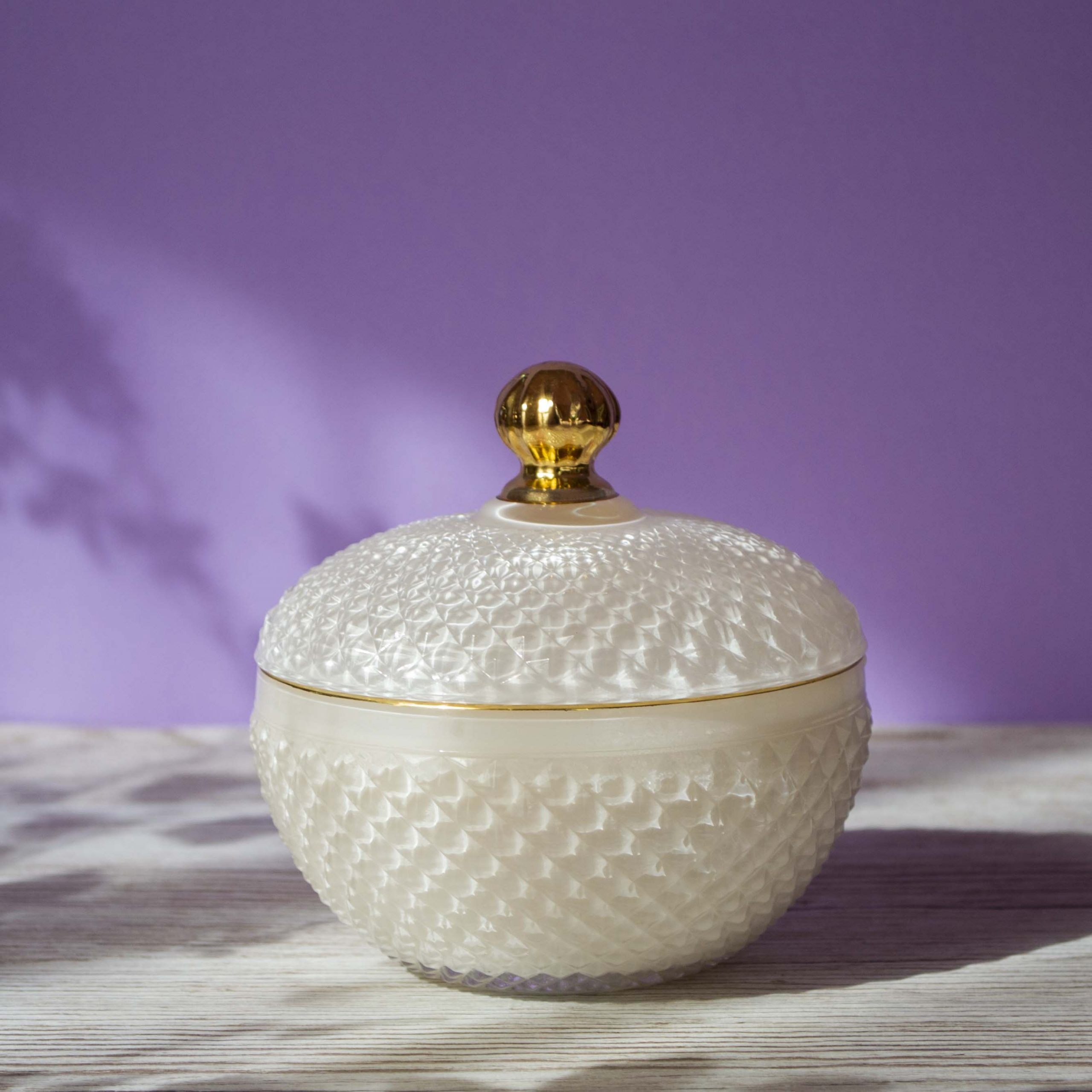 Lumânare parfumată în bombonieră Elegance alb royal