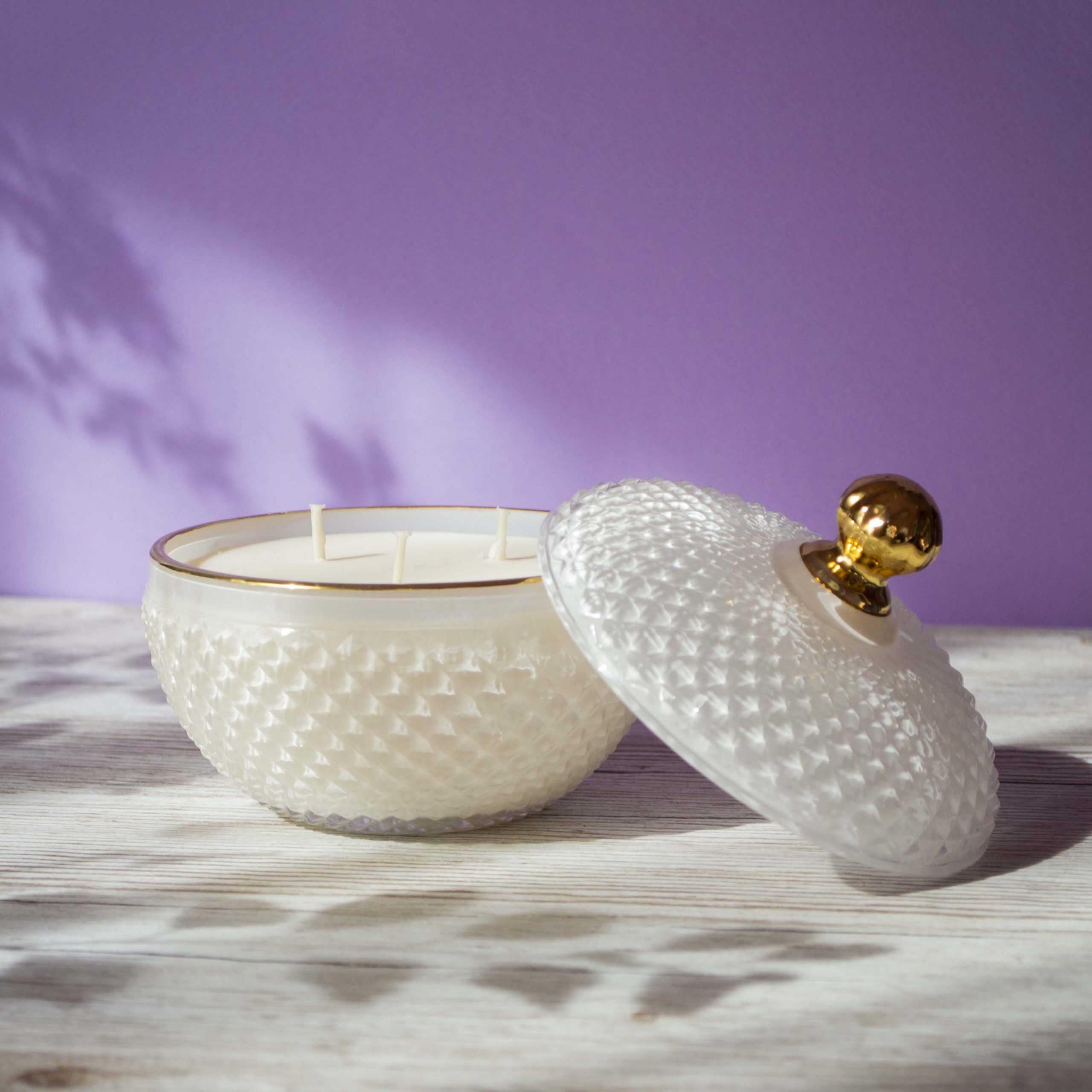 Lumânare parfumată în bombonieră Elegance alb royal - imagine 4