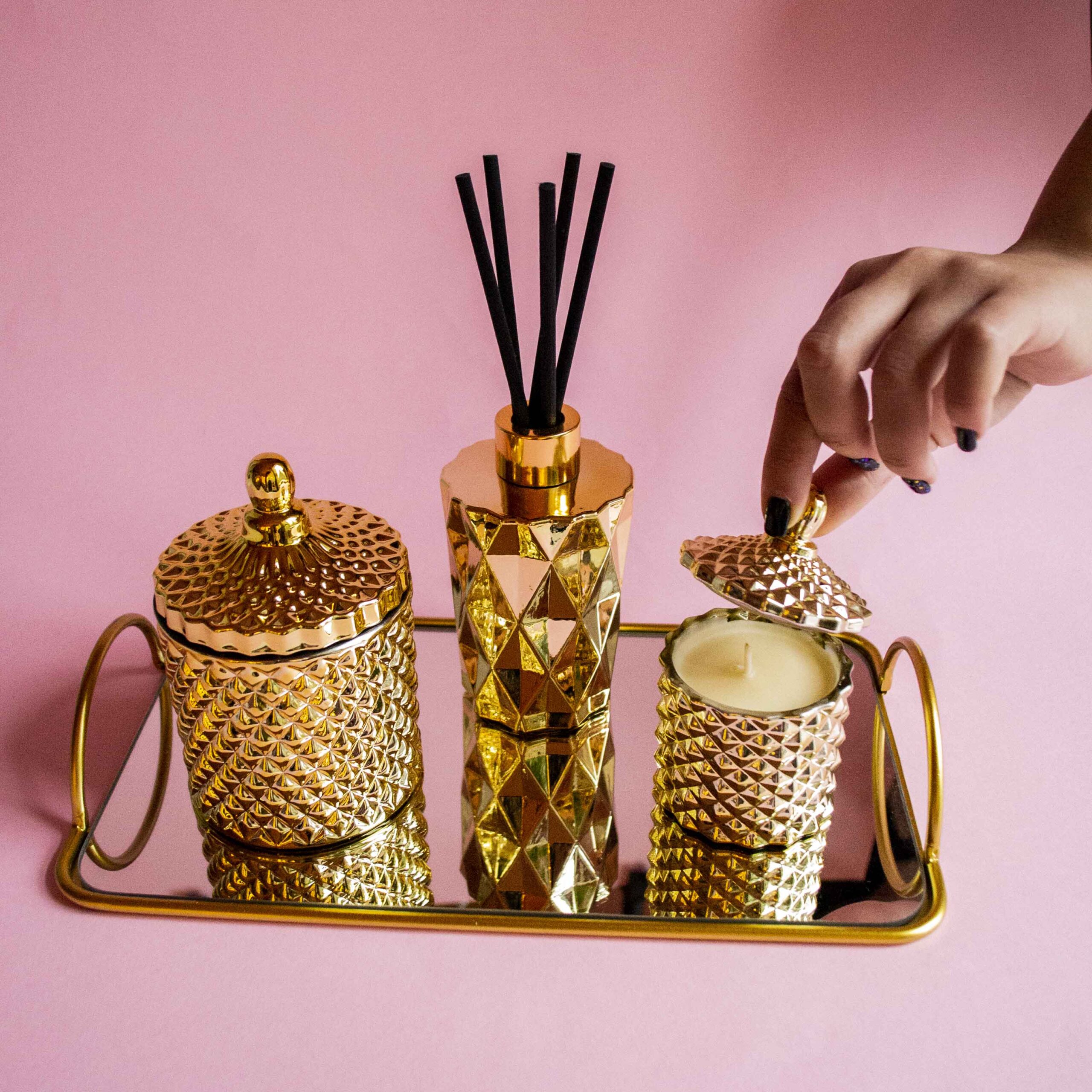 Set cu lumânari parfumate Boem și difuzor de parfum de cameră auriu - imagine 3