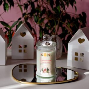 Lumânare parfumată în vas din sticlă cu capac