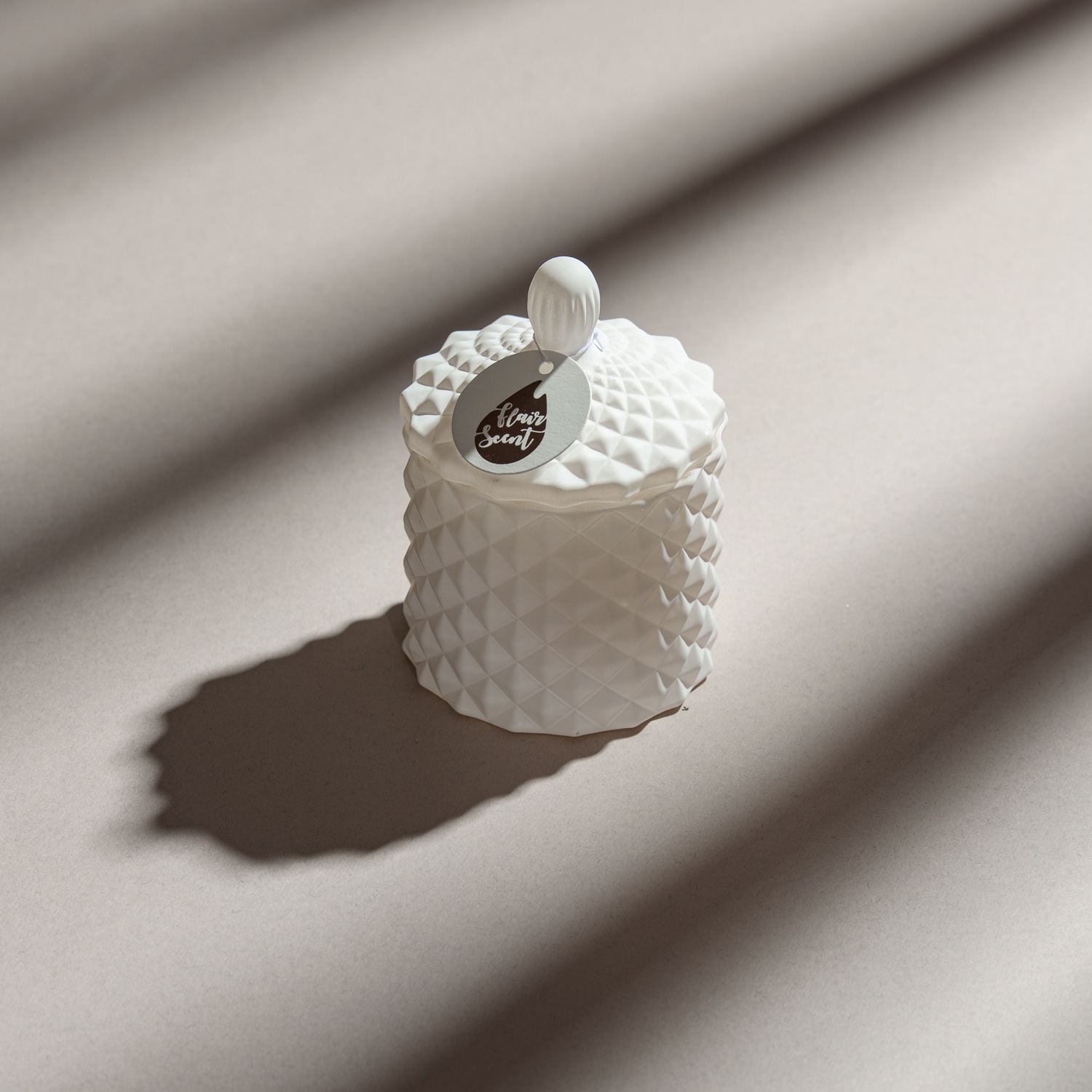 Lumânare parfumată în bombonieră baby Boem alb mat - imagine 3