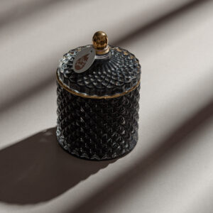 Lumânare parfumată în bombonieră Boem negru royal