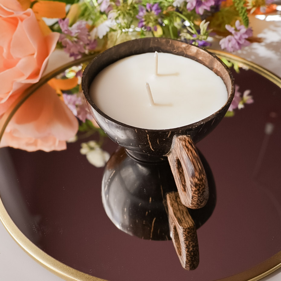 Lumânare parfumată în ceașcă cocos - imagine 2