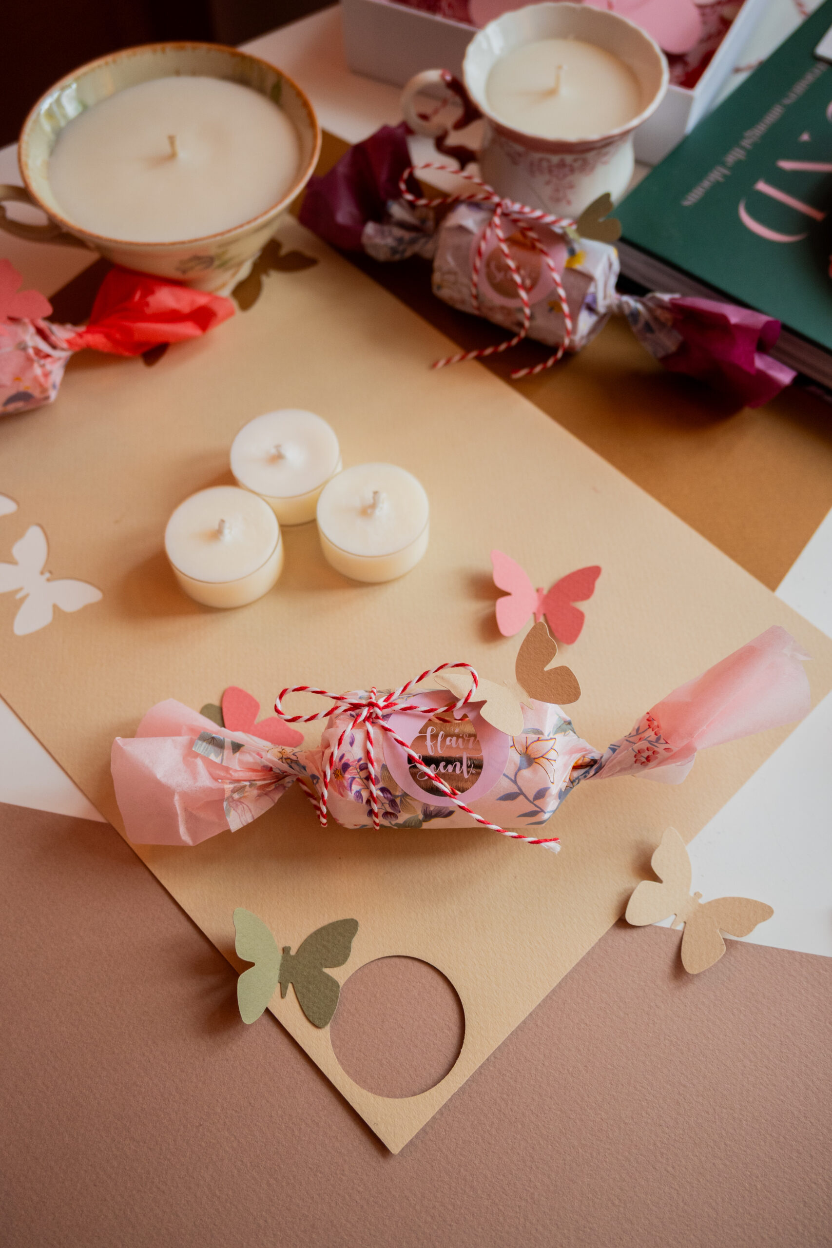 Set 3 Mini Lumânări Parfumate, Mărțișor de Primăvară, Ambalate Cadou Elegant - imagine 8