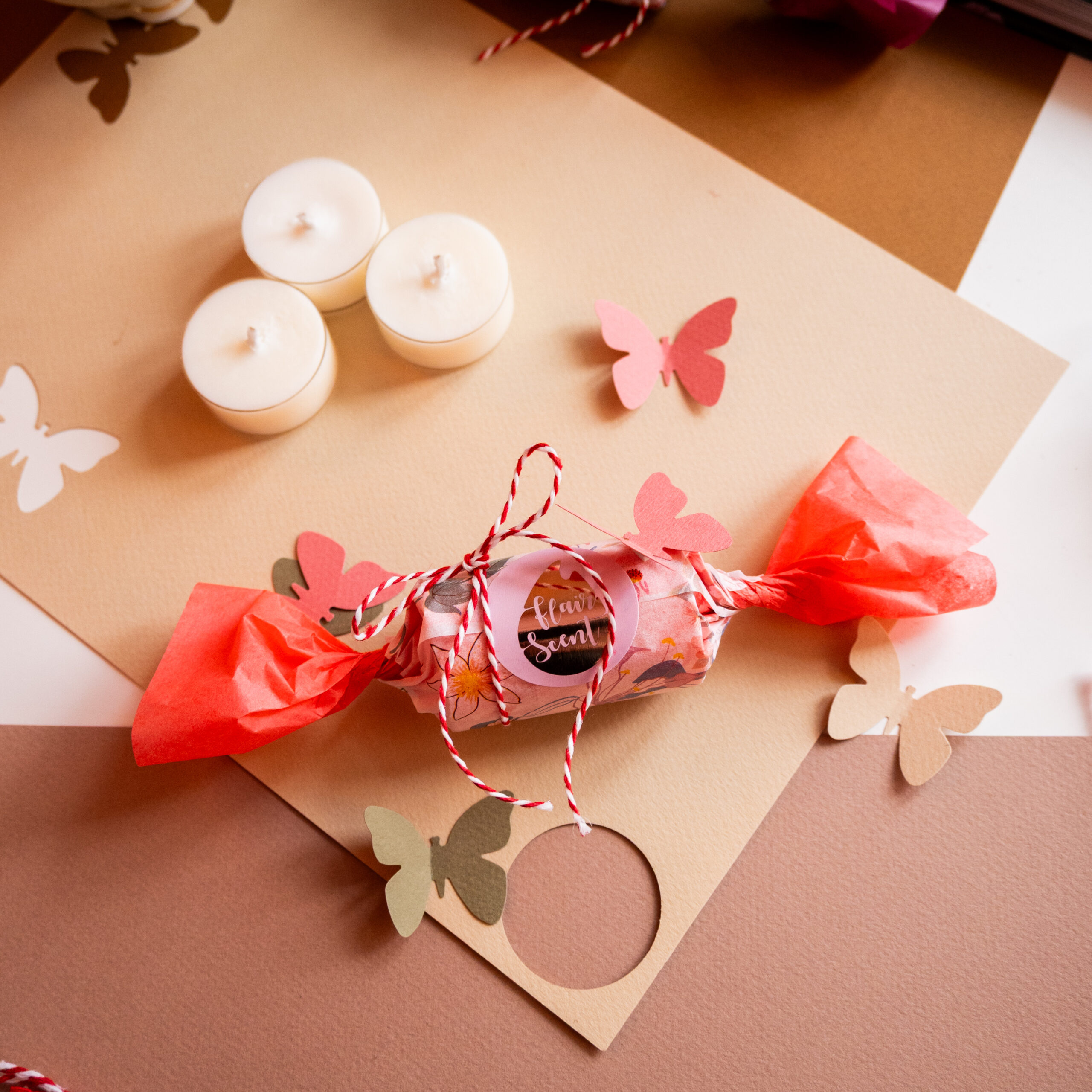 Set 3 Mini Lumânări Parfumate, Mărțișor de Primăvară, Ambalate Cadou Elegant