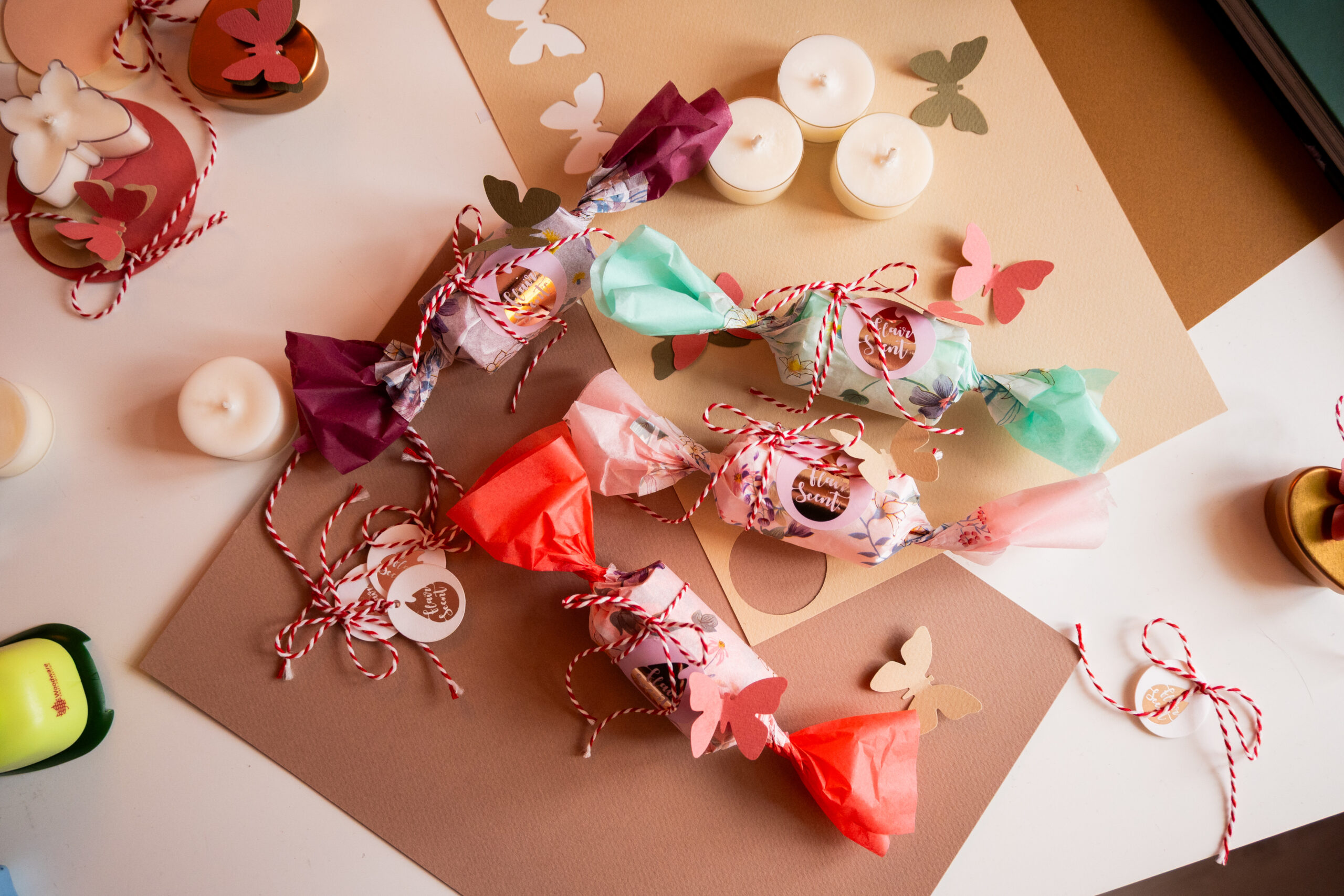 Set 3 Mini Lumânări Parfumate, Mărțișor de Primăvară, Ambalate Cadou Elegant - imagine 2