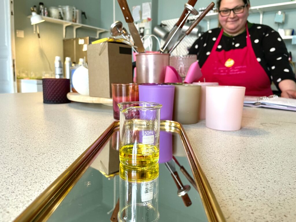 Lumânări parfumate cu parfumuri sigure, certificate IFRA