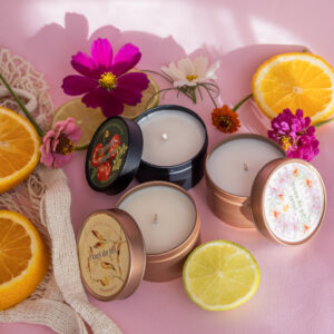 lumânări parfumate lumânări parfumate din soia lumânări parfumate premium lumânări parfumate handmade cadou femeie cadou pentru ea cadou de casă nouă cadou pentru iubitoare de lumânări lumânări parfumate de lux parfum pentru casă parfum de cameră parfum de casă parfum ambiental aromaterapie acasă (mai puțin relevant dacă nu folosești uleiuri esențiale) lumânări decorative cadou elegant