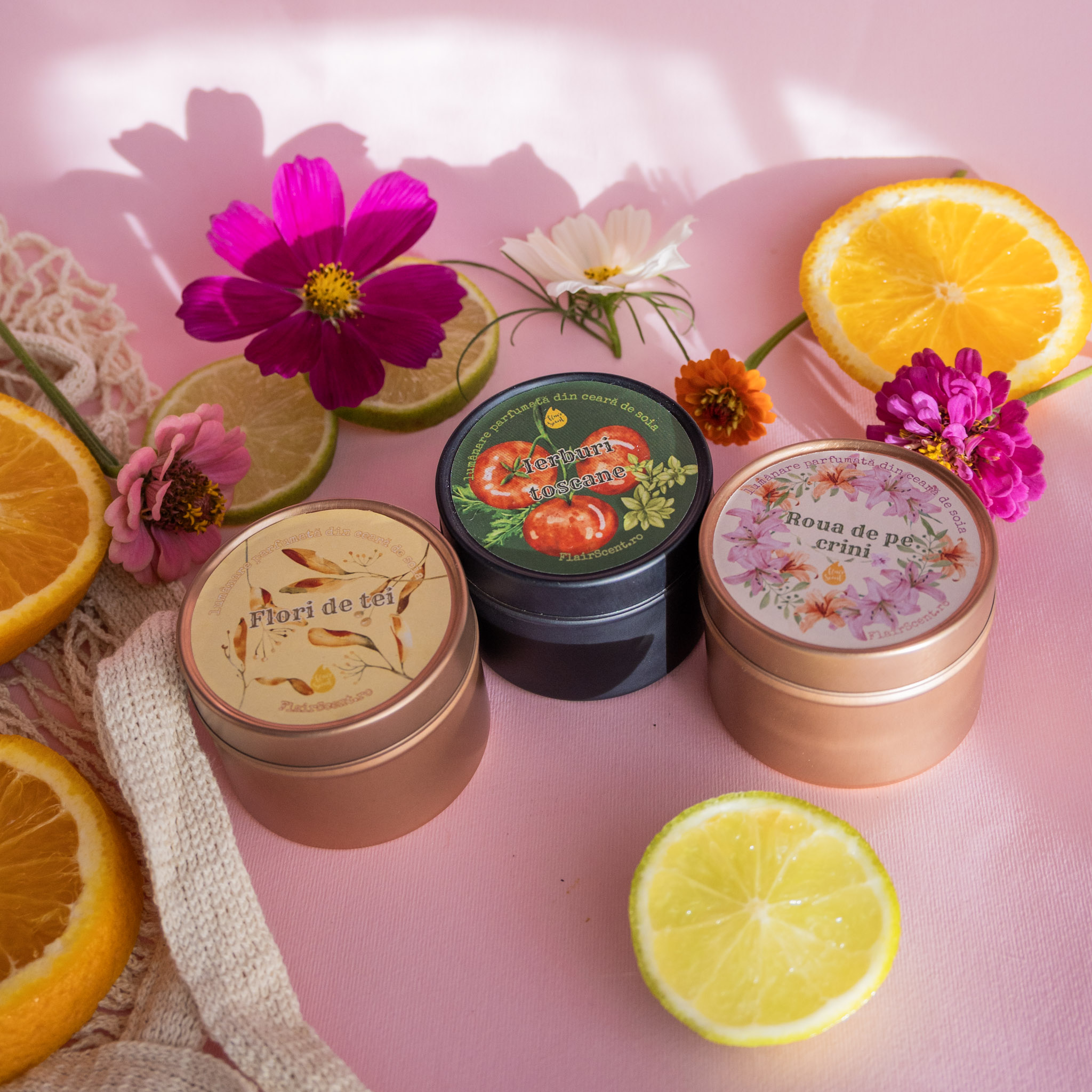 lumânări parfumate lumânări parfumate din soia lumânări parfumate premium lumânări parfumate handmade cadou femeie cadou pentru ea cadou de casă nouă cadou pentru iubitoare de lumânări lumânări parfumate de lux parfum pentru casă parfum de cameră parfum de casă parfum ambiental aromaterapie acasă (mai puțin relevant dacă nu folosești uleiuri esențiale) lumânări decorative cadou elegant